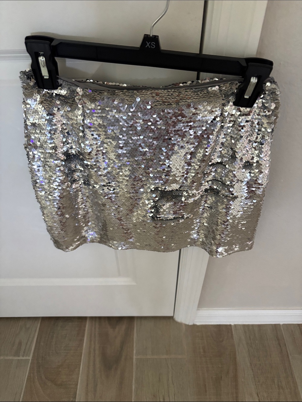 GB woman’s Silver Sequin Mini Skirt